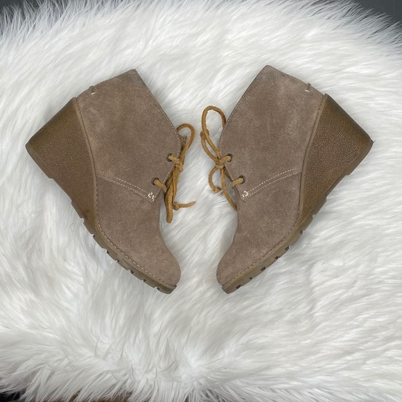 Sperry Top-Sider Tan Ankle Wedge Booties Size 6 - Picture 3 of 10